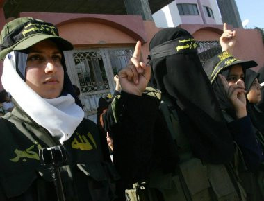 Κυκλοφόρησε περιοδικό στο Πακιστάν για γυναίκες που θέλουν να γίνουν...τζιχαντίστριες